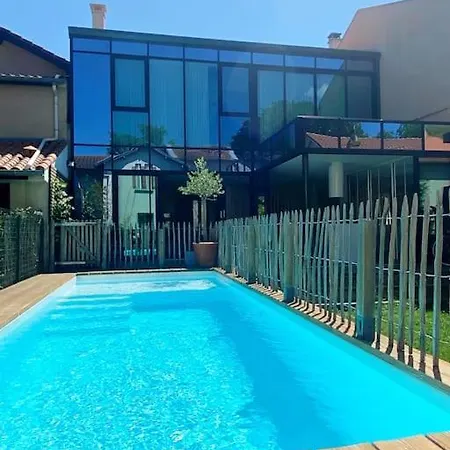 150m2 D'exception Avec Piscine Centre-ville *